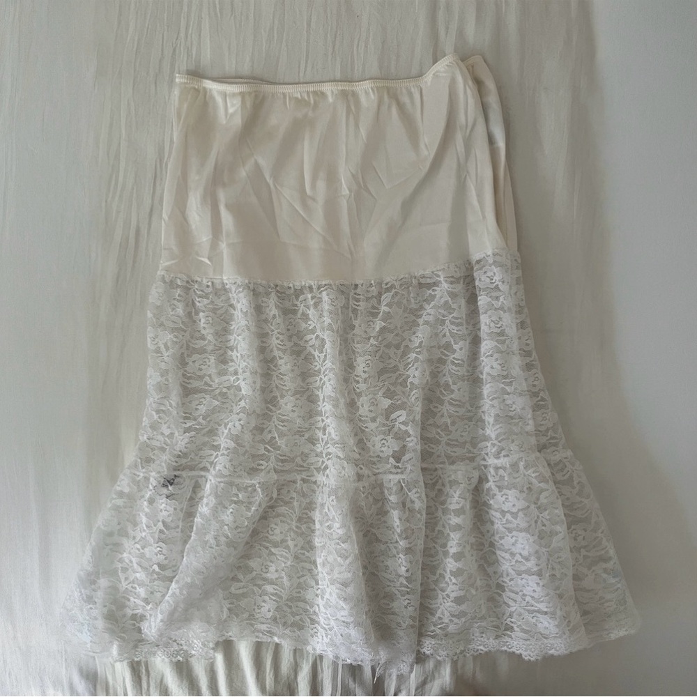 Vintage sheer white/cream lace tiered skirt